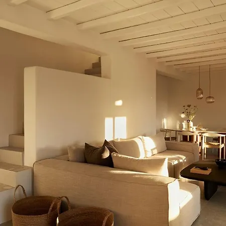 Leblon Mykonos فيلة كالو ليفادي